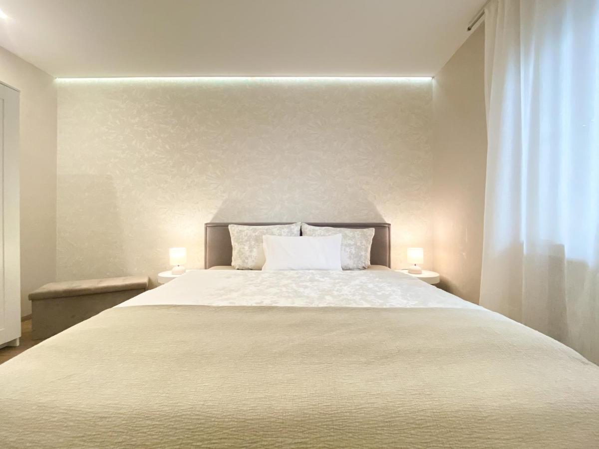 באדן-באדן Modernes Apartment In Zentrumsnaehe Mit Eigenem Stellplatz מראה חיצוני תמונה