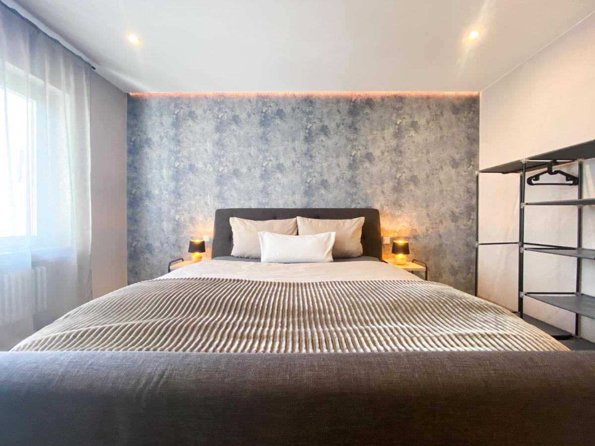 באדן-באדן Modernes Apartment In Zentrumsnaehe Mit Eigenem Stellplatz מראה חיצוני תמונה