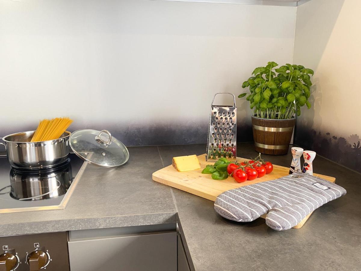 באדן-באדן Modernes Apartment In Zentrumsnaehe Mit Eigenem Stellplatz מראה חיצוני תמונה